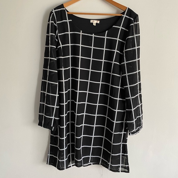 L8teR Dresses & Skirts - Checkered dress